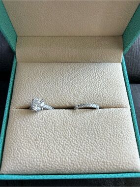 MOISSANITE certified Style White Gold Diamond Engagement Ring Set - White